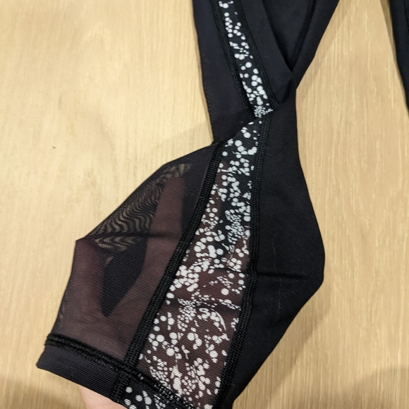 Black cropped leggings - Picture 6 of 6